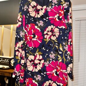 Tommy Hilfiger
Dazzling multipurpose dress!
Sz 10